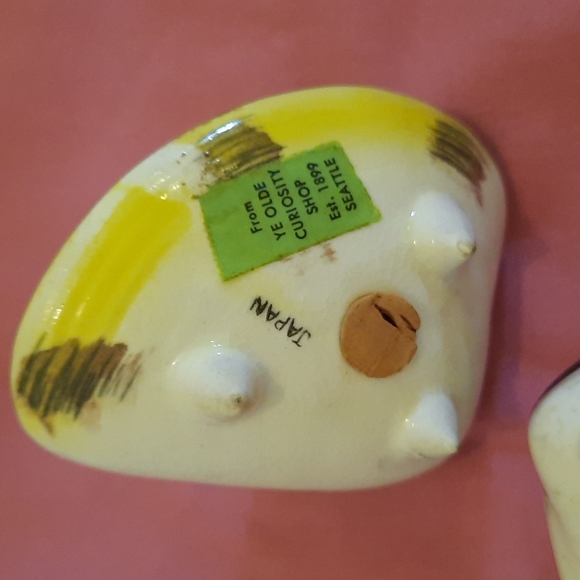 Clam salt and pepper shakers - Picture 2 of 4